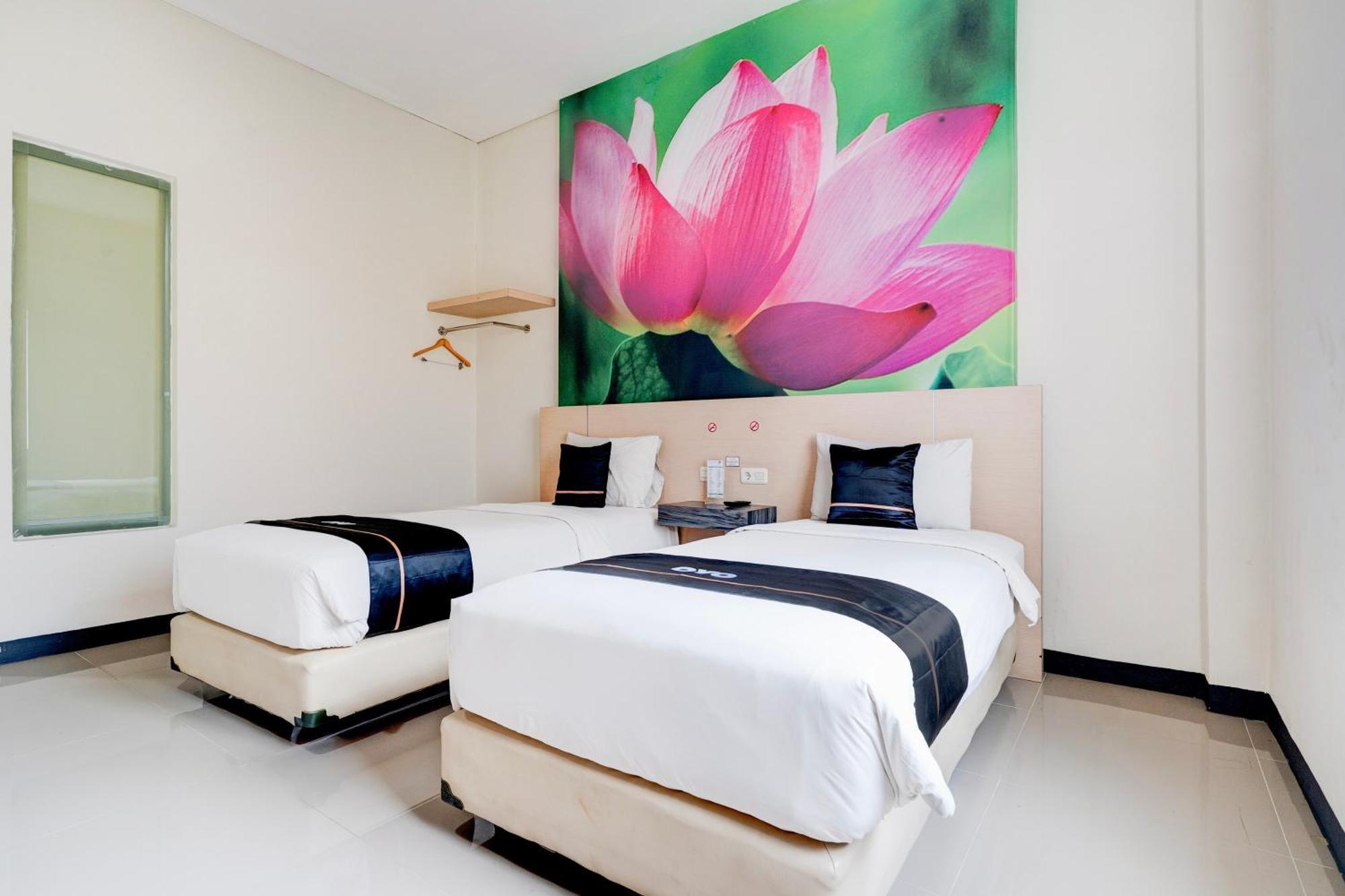 Townhouse Oak Cihampelas Near Ciwalk Formerly Promenade Hotel Bandung Esterno foto